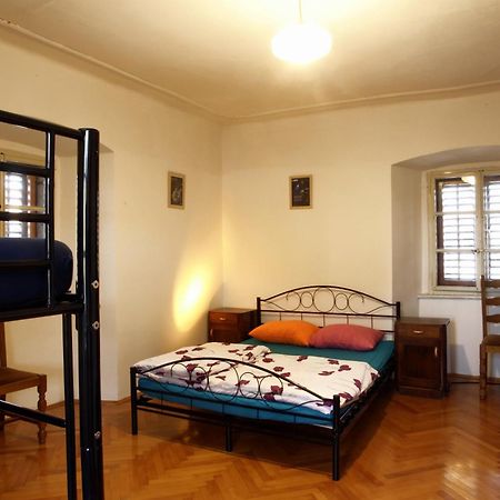 Residence Muzica Bed And Breakfast Комен Экстерьер фото