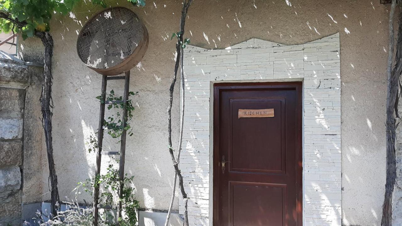 Residence Muzica Bed And Breakfast Комен Экстерьер фото