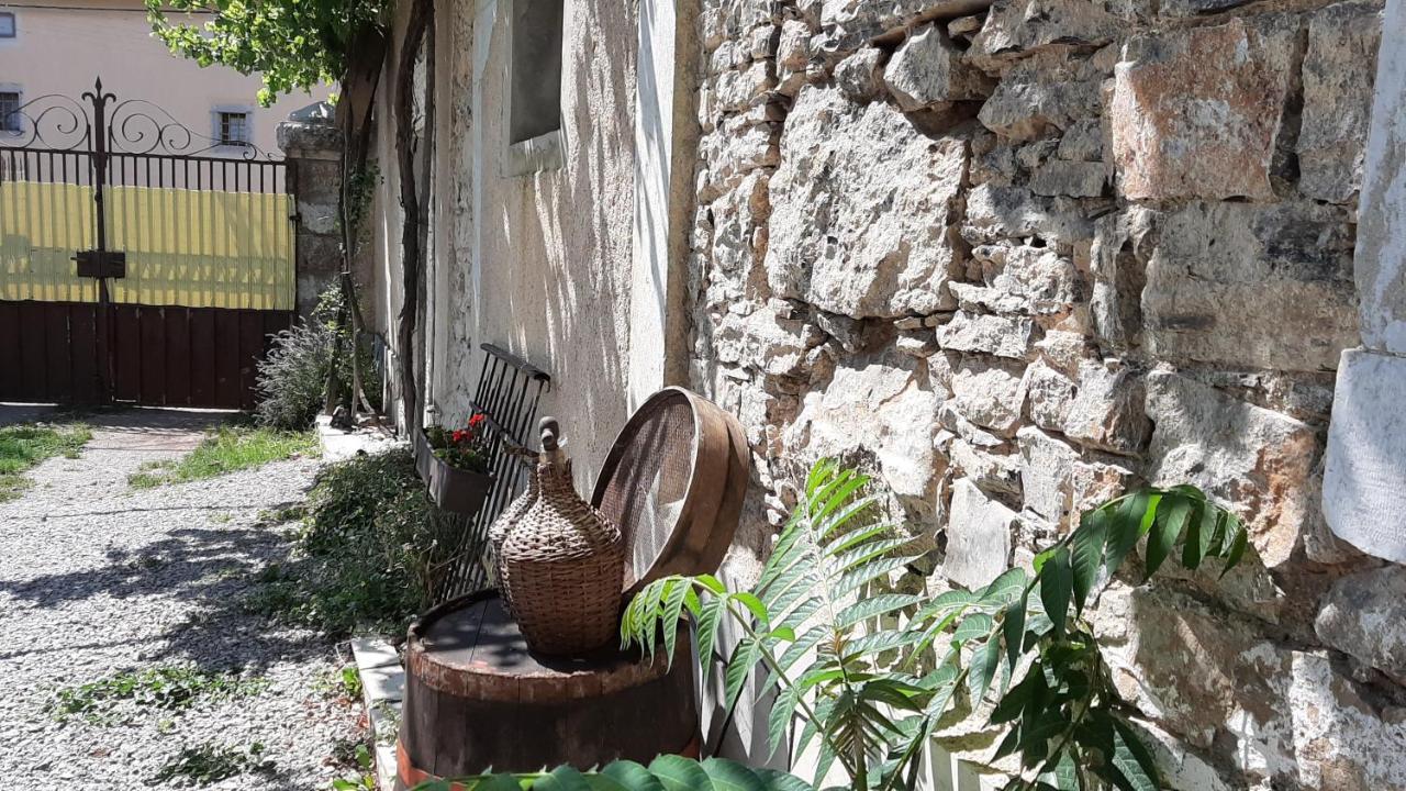 Residence Muzica Bed And Breakfast Комен Экстерьер фото