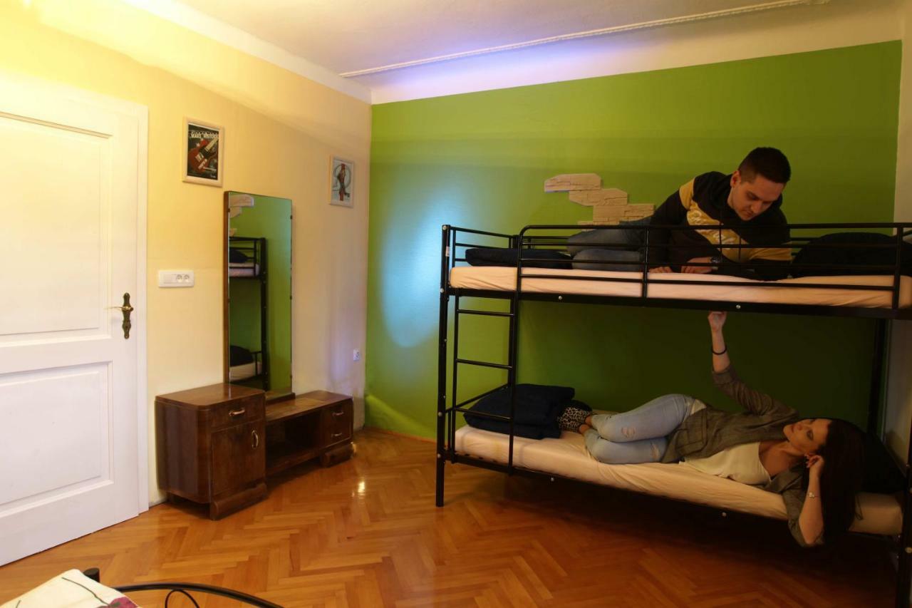 Residence Muzica Bed And Breakfast Комен Экстерьер фото
