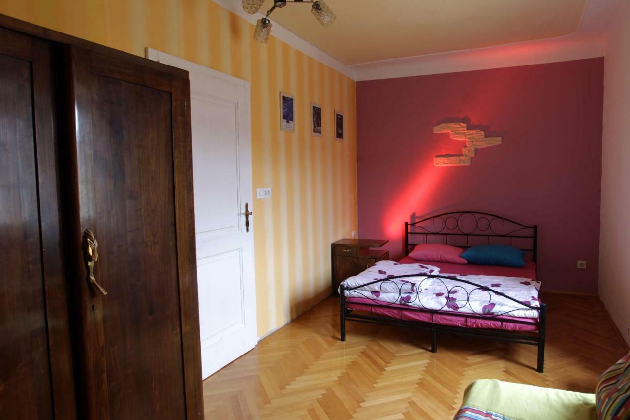 Residence Muzica Bed And Breakfast Комен Экстерьер фото